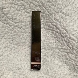 NWT Becca aqua luminous perfecting concealer fair